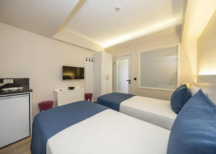 Ece Marina Suites