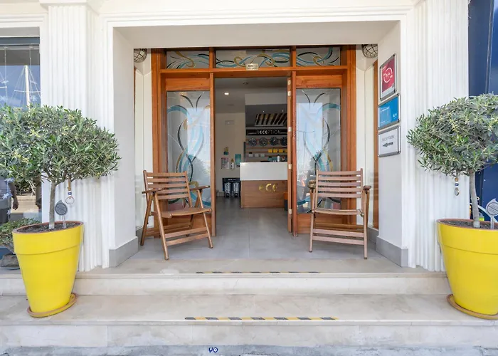 Ece Marina Suites
