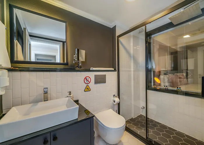 Ece Marina Suites