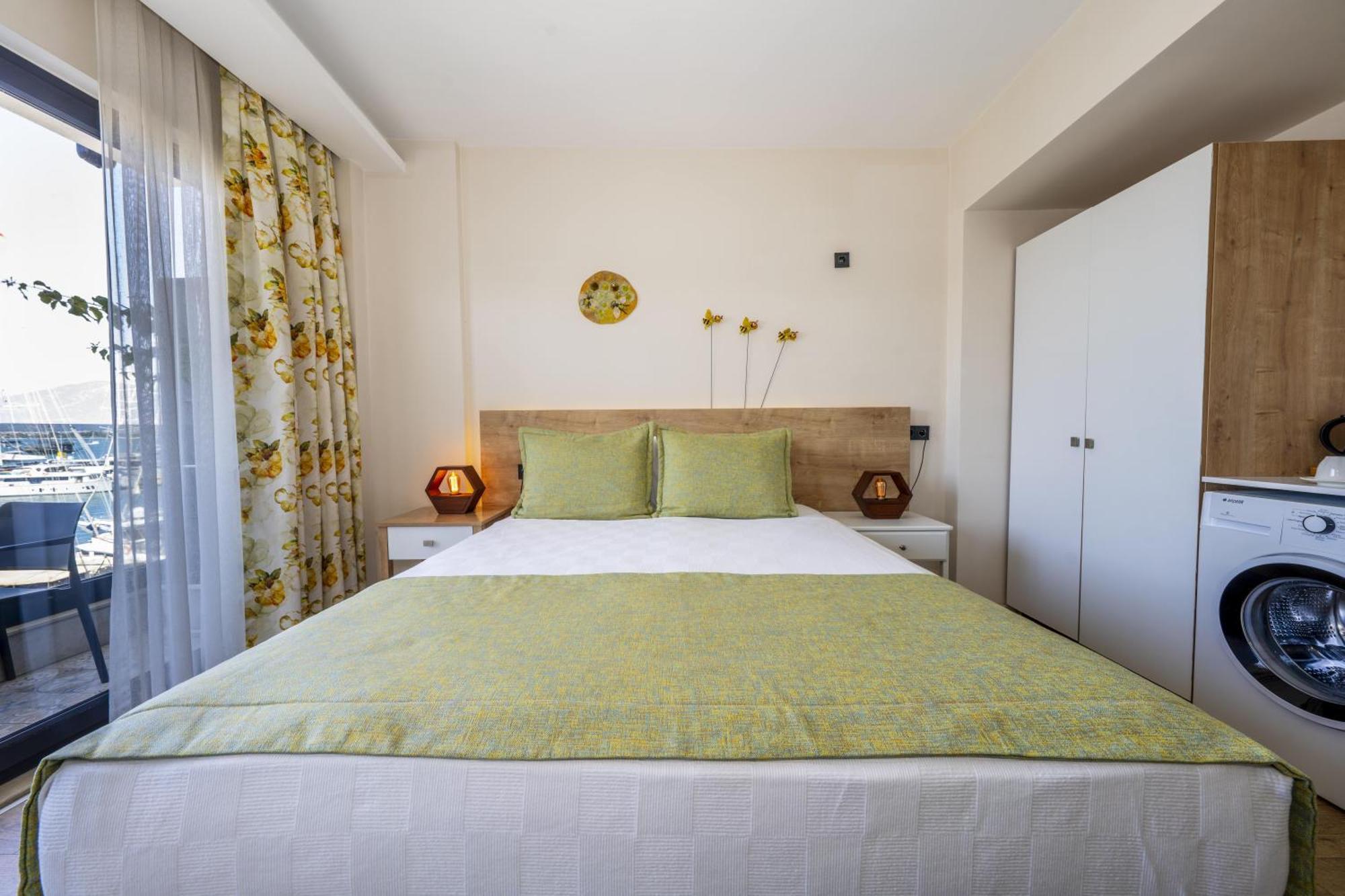 Hotel Ece Marina 2*
